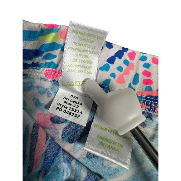 Lilly Pulitzer Vibrant Floral Women's Shorts - Picture 7 of 8